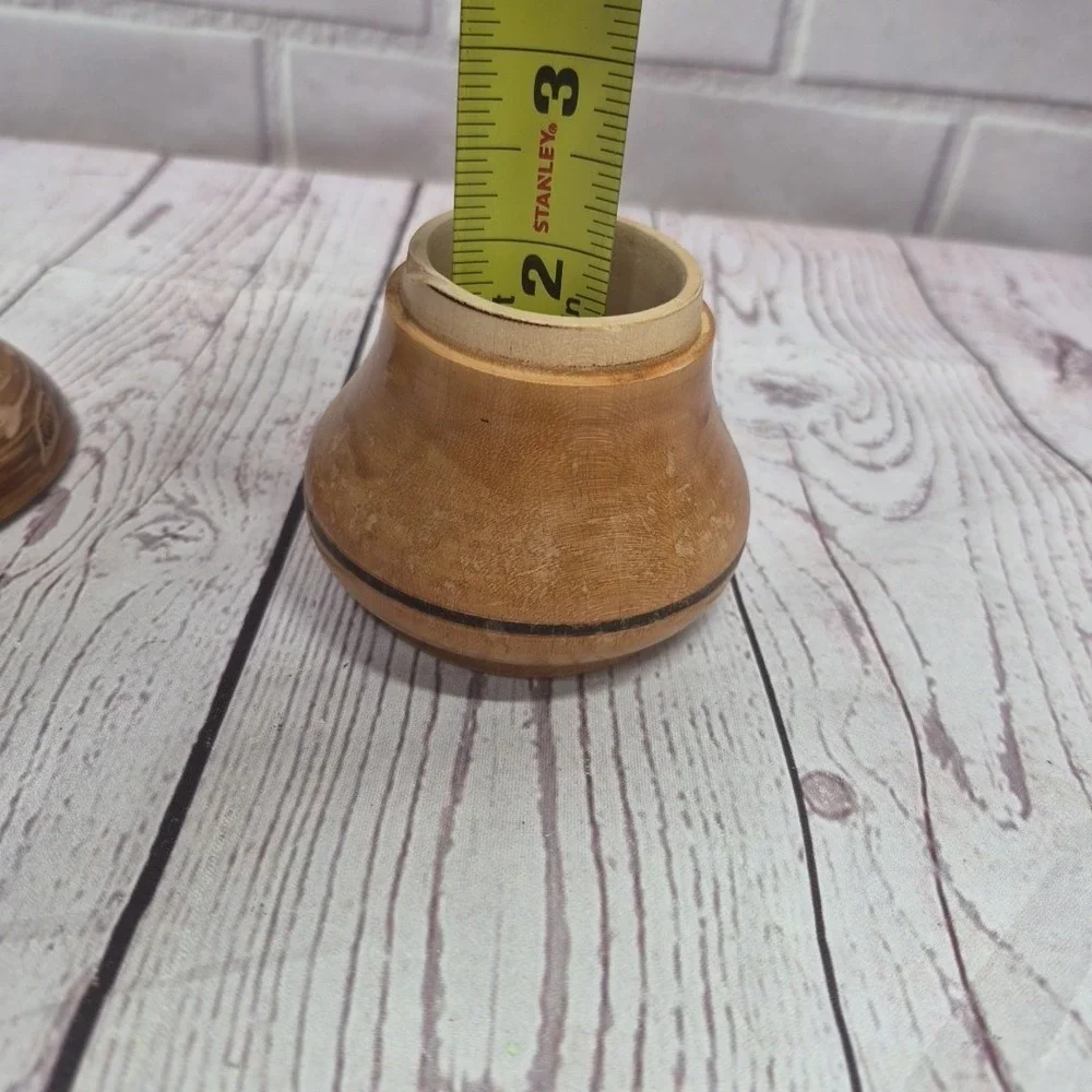 Small Round Wood Trinket Box with Lid~Floral Carvings